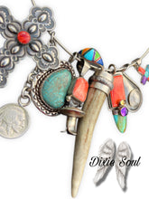 Load image into Gallery viewer, Spiny Neck Mess 1