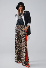 Load image into Gallery viewer, The Sporty Leopard Pants