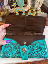 Load image into Gallery viewer, The Turquoise San Marcos Collection