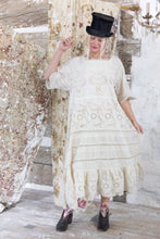 Load image into Gallery viewer, DRESS 974 | Eyelet Heeren Dress