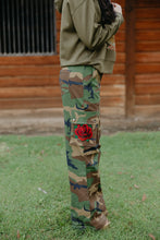 Load image into Gallery viewer, HEAVENLY ROSE CAMO PANT