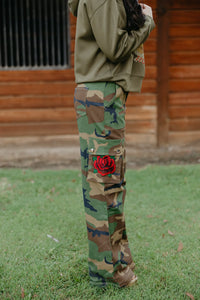 HEAVENLY ROSE CAMO PANT