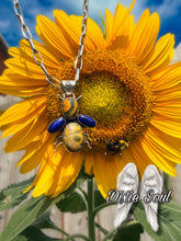 Load image into Gallery viewer, Honeybee