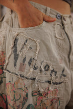Load image into Gallery viewer, PANTS 957-PETAL-OS
Vincent Dani Blues Denims