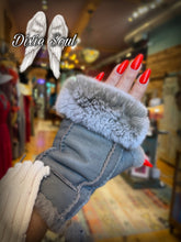 Load image into Gallery viewer, Handsfree Shearling &amp; Rabbit Texting Gloves