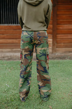 Load image into Gallery viewer, HEAVENLY ROSE CAMO PANT