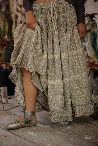 SKIRT 242-GYPSO-OS
Floral Chrystal Skirt