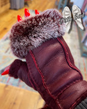 Load image into Gallery viewer, Handsfree Shearling &amp; Rabbit Texting Gloves