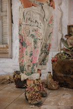 Load image into Gallery viewer, PANTS 957-PETAL-OS
Vincent Dani Blues Denims
