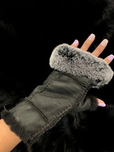Load image into Gallery viewer, Handsfree Shearling &amp; Rabbit Texting Gloves