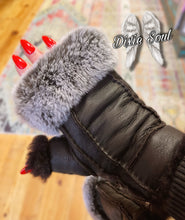 Load image into Gallery viewer, Handsfree Shearling &amp; Rabbit Texting Gloves