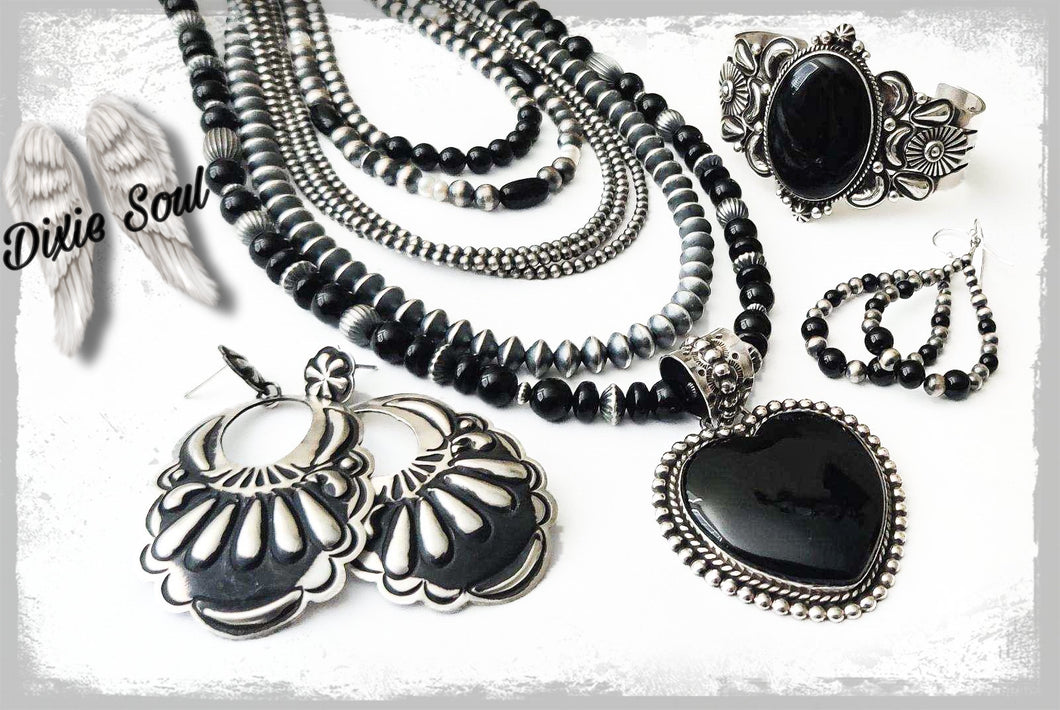 Black Beauty: The Onyx Collection