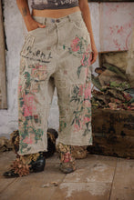 Load image into Gallery viewer, PANTS 957-PETAL-OS
Vincent Dani Blues Denims