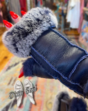 Load image into Gallery viewer, Handsfree Shearling &amp; Rabbit Texting Gloves