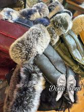 Load image into Gallery viewer, Handsfree Shearling &amp; Rabbit Texting Gloves