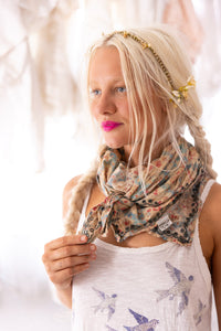 SCARF 205 | Scallop Edge Era Scarf