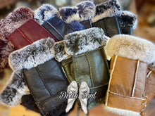 Load image into Gallery viewer, Handsfree Shearling &amp; Rabbit Texting Gloves