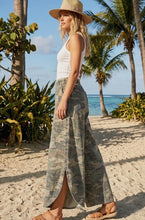 Load image into Gallery viewer, Camo Tulip Pants
