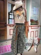 Load image into Gallery viewer, Camo Tulip Pants