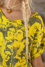 Load image into Gallery viewer, Mural Frida Tee TOP 2068-ELSUN-OS