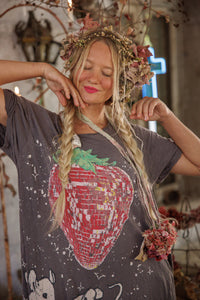 DRESS 1444-OZZY-OS
Discotheque Fraises Tee Dress