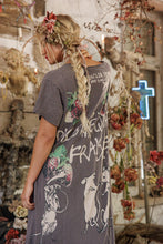 Load image into Gallery viewer, DRESS 1444-OZZY-OS
Discotheque Fraises Tee Dress