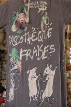 Load image into Gallery viewer, DRESS 1444-OZZY-OS
Discotheque Fraises Tee Dress