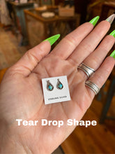 Load image into Gallery viewer, Stud Earrings
