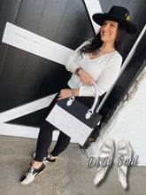 Load image into Gallery viewer, Black and White San Marcos