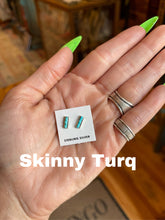 Load image into Gallery viewer, Stud Earrings